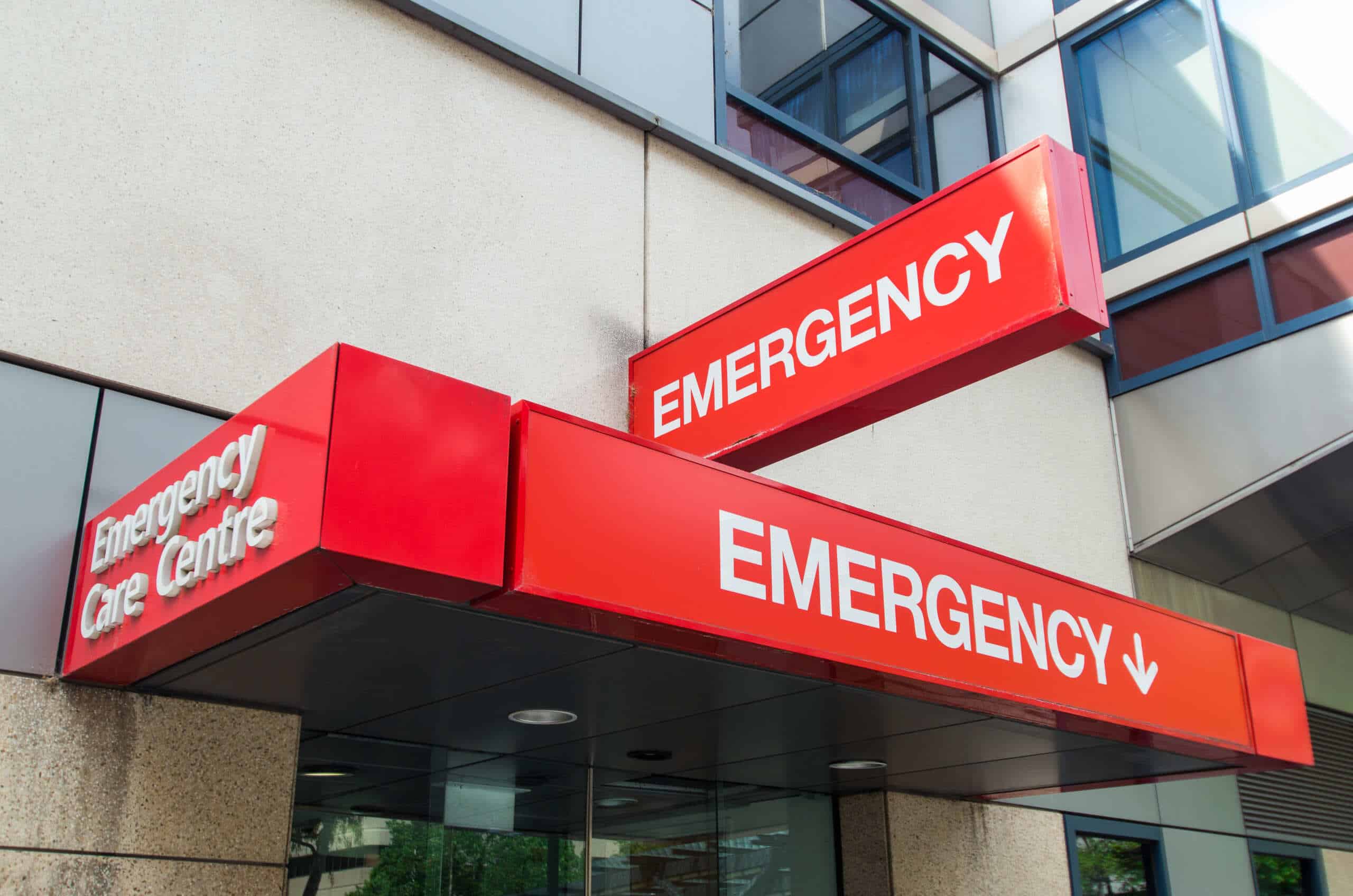 A hospital emergency room entrance highlights the urgent medical care evaluated by Pennsylvania Catastrophic Injury Lawyers.